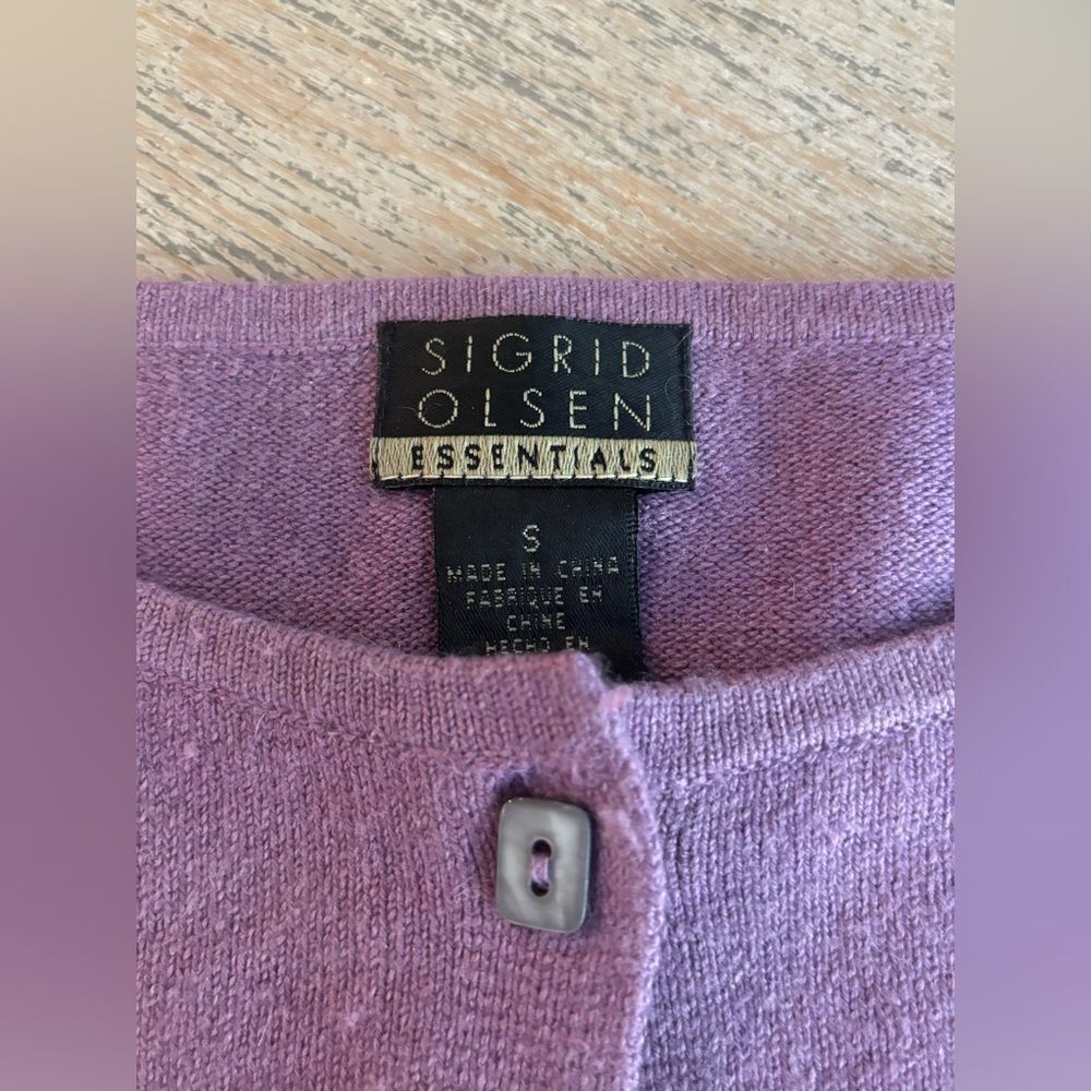 Sigrid Olsen  lavender silk/cashmere cardigan w/different shape buttons sz small - Picture 3 of 5